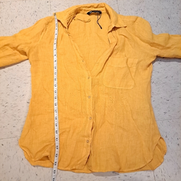 Zara | Mustard yellow casual button up women's blouse *missing a button* - Picture 8 of 9